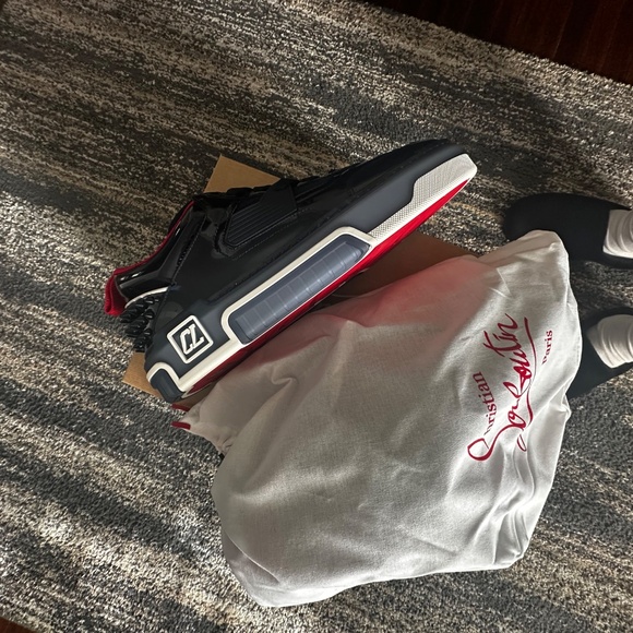 Sneakers - Picture 3 of 3